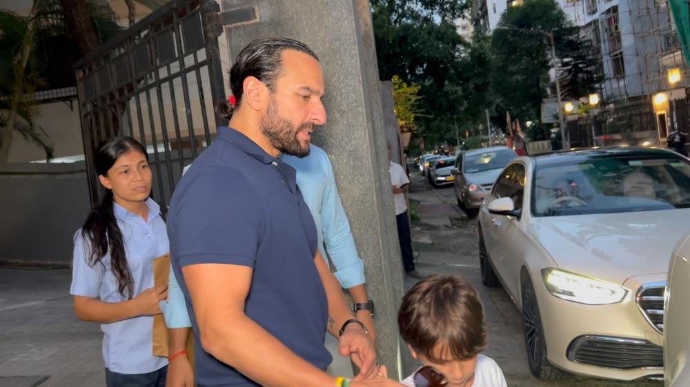 kareena-kapoor-saif-ali-khan-and-their-son-taimur-were-spotted-in-bandra